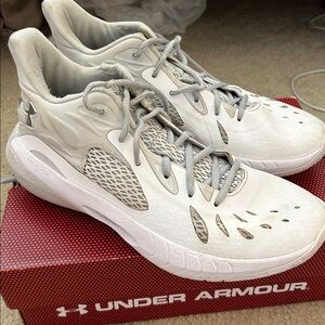 Under Armour HOVR Havoc 3 Basketball shoes